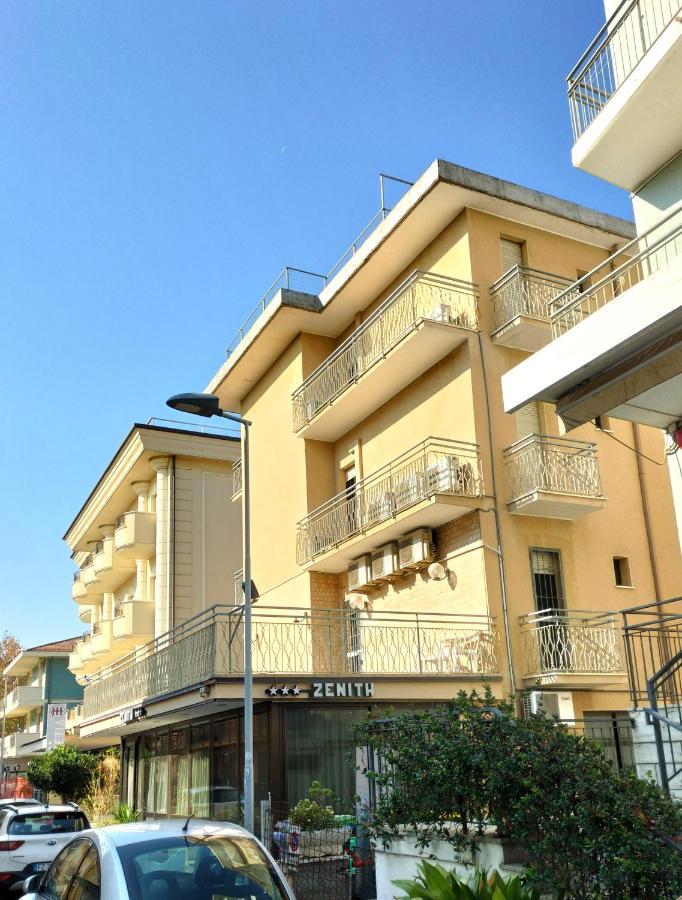 Hotel Zenith Rimini Exterior foto